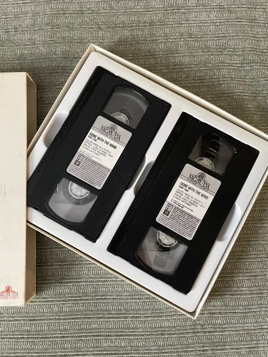 Gone w/The Wind VHS Deluxe Edition (White Cover) - Picture 2 of 5